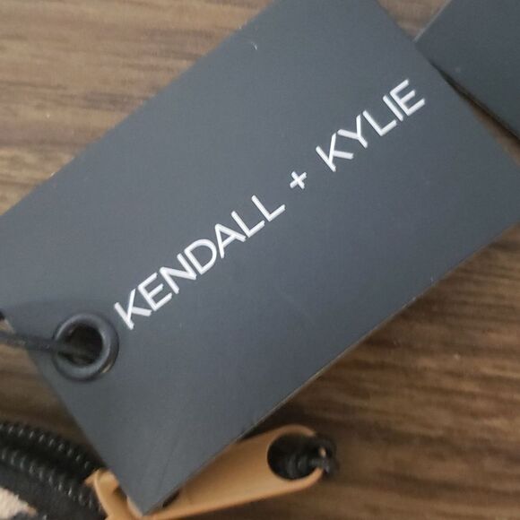 Kendal & Kylie Mini Makeup Bags - Picture 5 of 5
